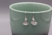 Load image into Gallery viewer, Arabesque fine silver earrings