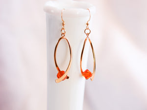 Ribbon twist earrings - gold with orange crystals