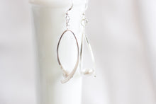 Load image into Gallery viewer, Ribbon twist earrings - silver with white pearls