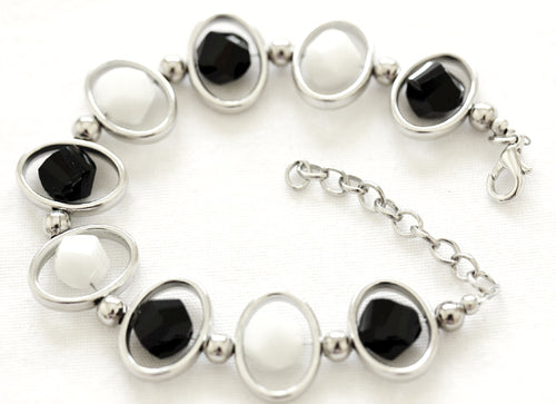 Oval silver frame bracelet-black/white