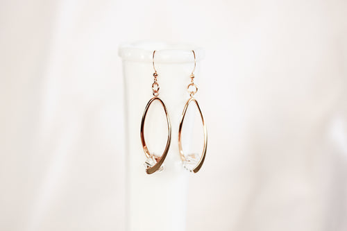 Ribbon twist earrings - gold with clear crystals