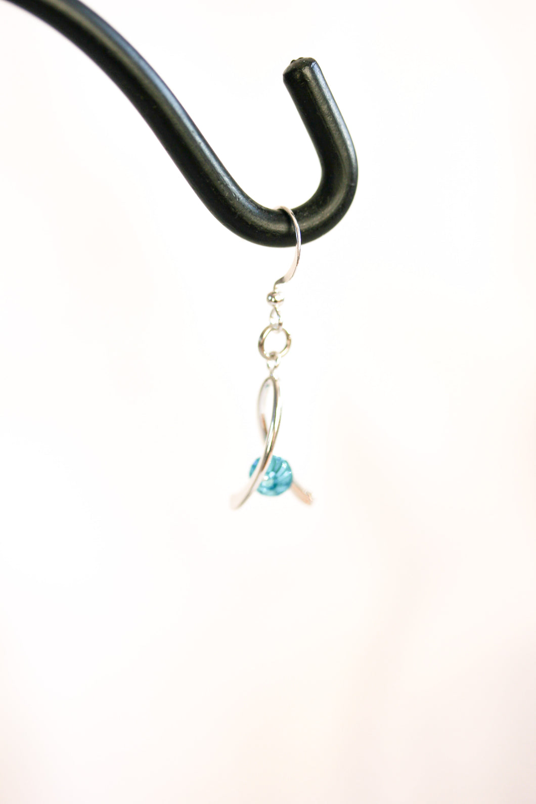 Mini ribbon twist earrings - silver with turquoise blue crystals